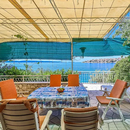 Dom wakacyjny Awesome In Okrug Gornji With Wifi Trogir