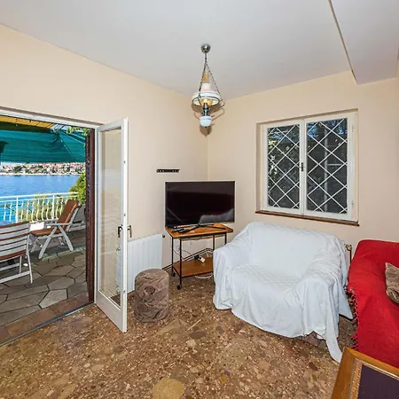 Awesome In Okrug Gornji With Wifi Dom wakacyjny Trogir