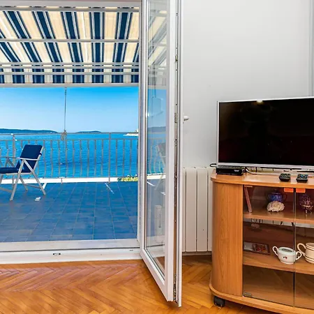 Dom wakacyjny Awesome In Okrug Gornji With Wifi