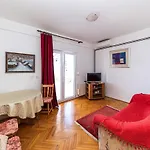 Holiday home Lovely In Okrug Gornji With Wifi