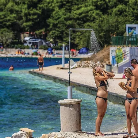 Holiday home Lovely In Okrug Gornji With Wifi