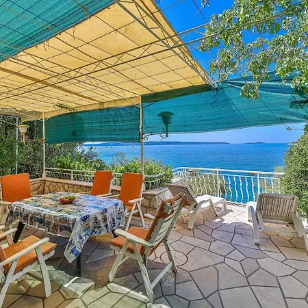 Awesome In Okrug Gornji With Wifi Nyaraló