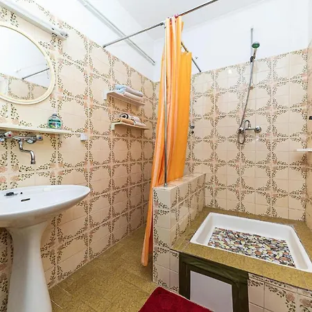 Awesome In Okrug Gornji With Wifi * Trogir