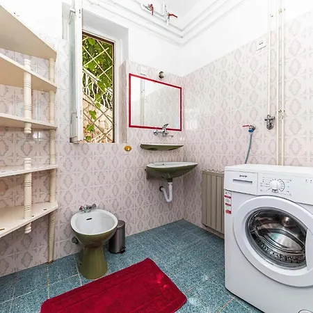 Awesome In Okrug Gornji With Wifi 別荘