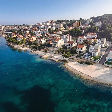 別荘 Awesome In Okrug Gornji With Wifi