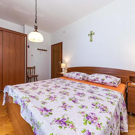 Awesome In Okrug Gornji With Wifi Nyaraló *