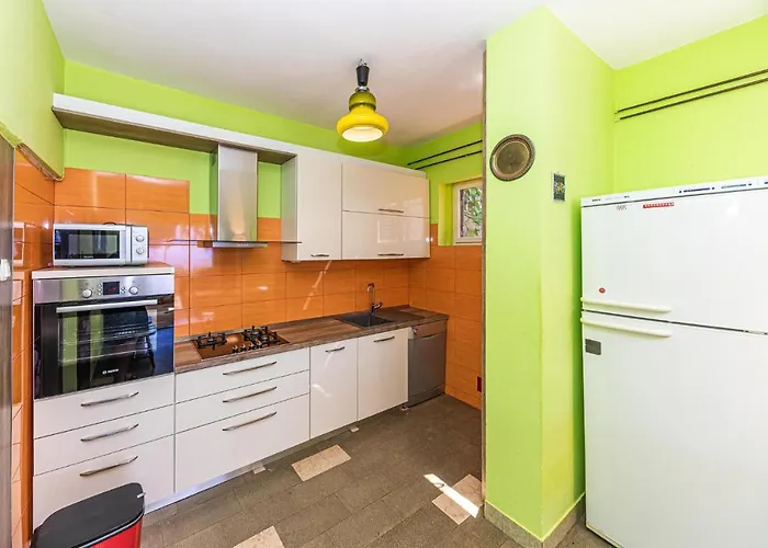 Holiday home Awesome In Okrug Gornji With Wifi *