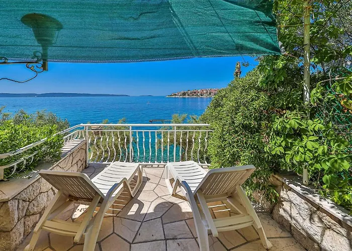 Awesome In Okrug Gornji With Wifi * Trogir