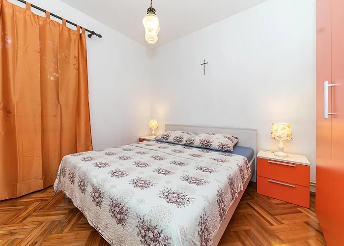 Holiday home Awesome In Okrug Gornji With Wifi Trogir