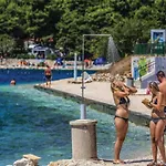 Vikendica Awesome In Okrug Gornji With Wifi